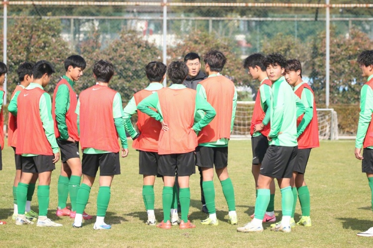  浙江U18、U16兩隊(duì)已前往日本橫濱和琦玉，進(jìn)行為期約10天的拉練