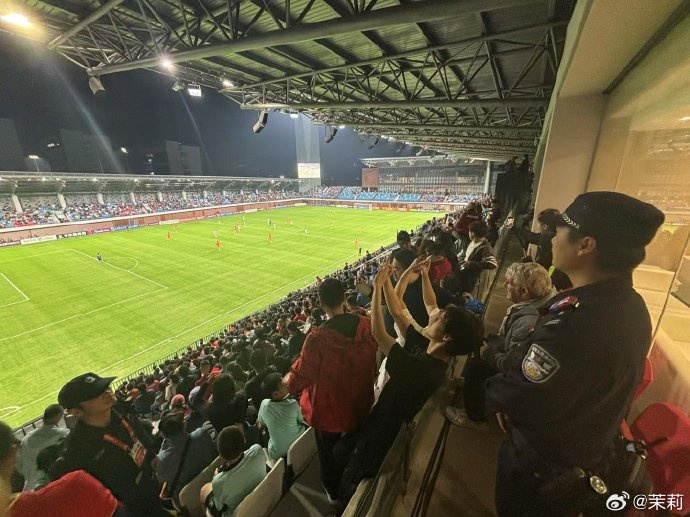  前國足主帥米盧現(xiàn)身球場，觀看U20國足vs卡塔爾U20