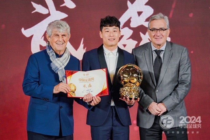  恭喜“核武7”！武磊第五次加冕中國金球獎