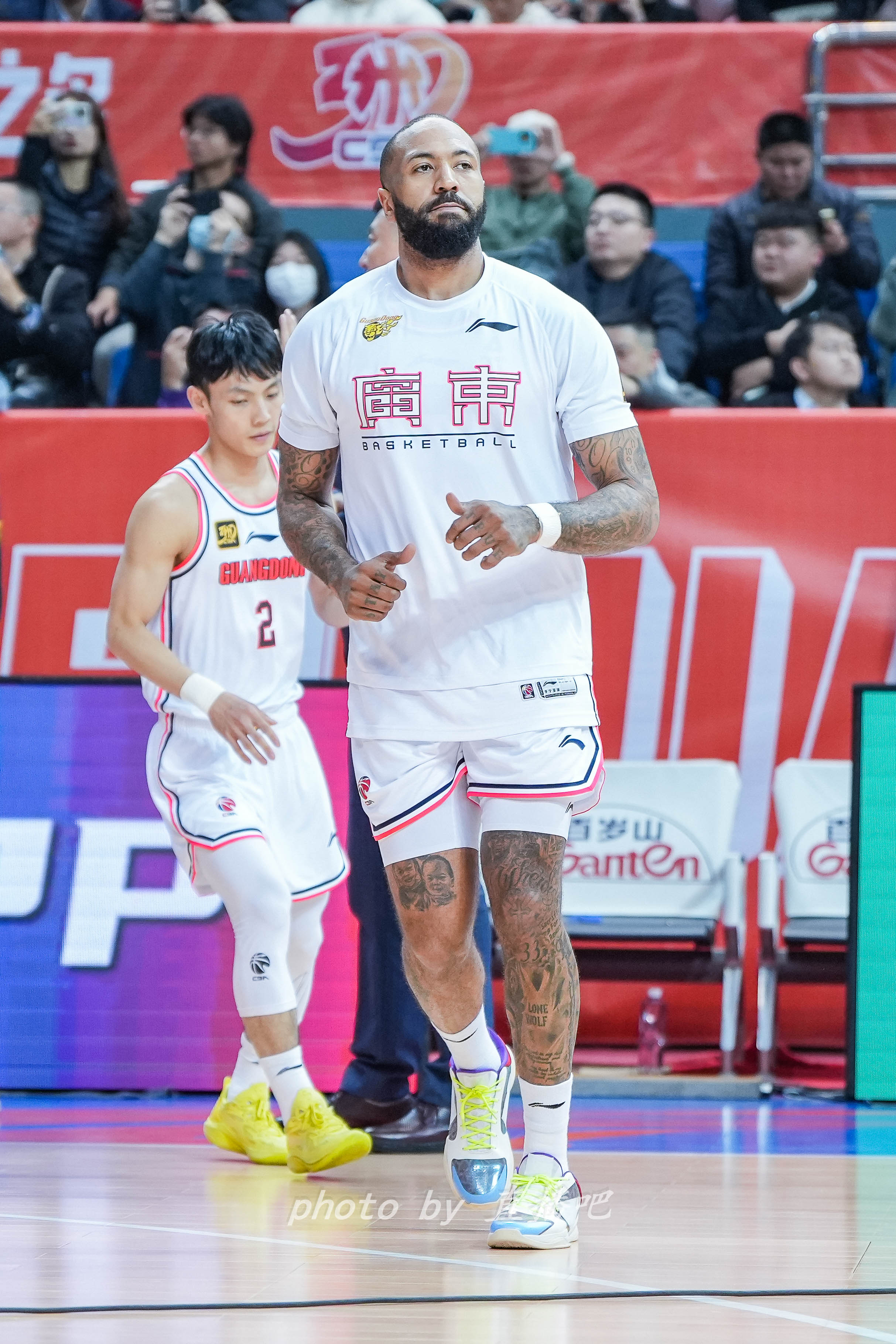  打得不錯！36歲吉倫沃特原本的第三外援卻成廣東男籃的真大腿