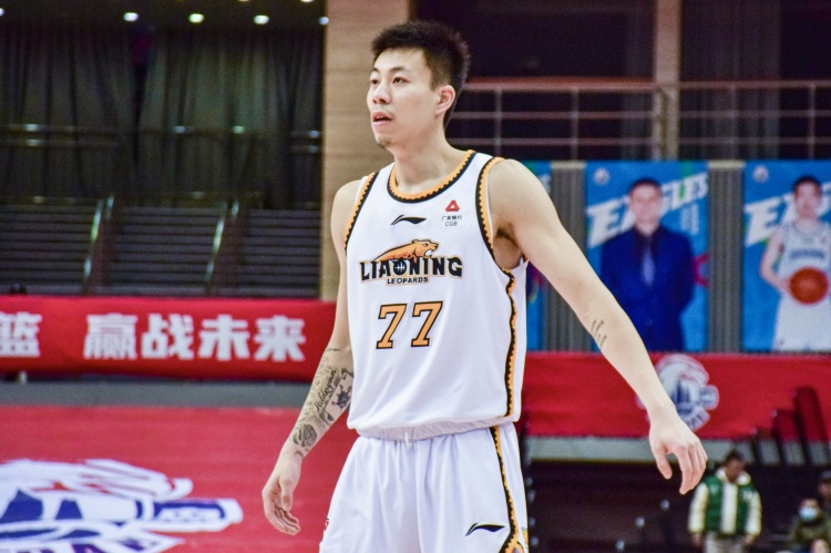  還得再調(diào)整！張鎮(zhèn)麟復(fù)出8中1拿到2分8助出現(xiàn)6失誤 正負(fù)值-34最低