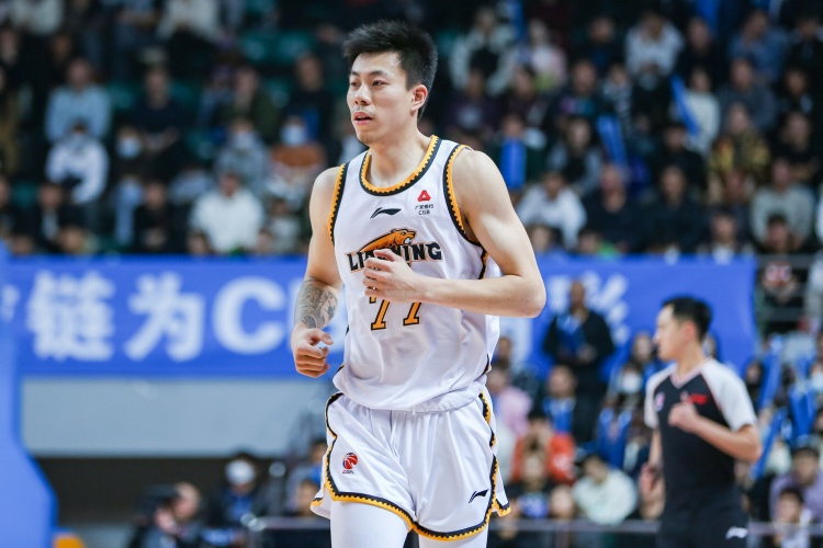  復(fù)出還要找狀態(tài)！張鎮(zhèn)麟半場6中1僅拿2分1板4助1斷