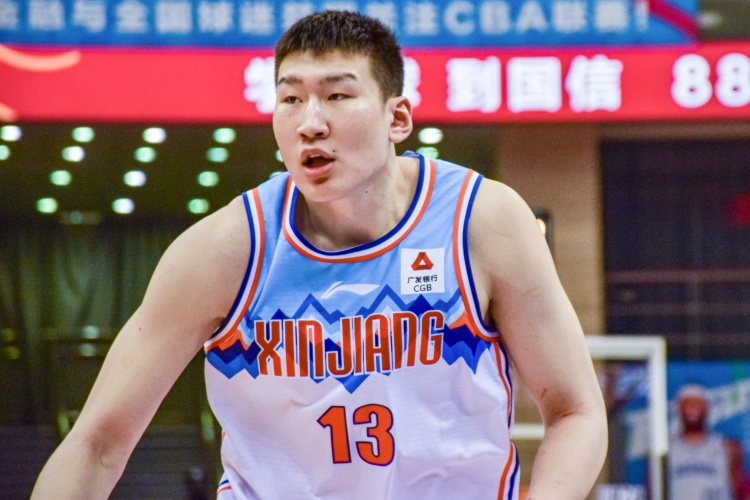  拼搶積極但手感不佳！李炎哲半場8中2&罰球6中4拿8分 搶4個前場板
