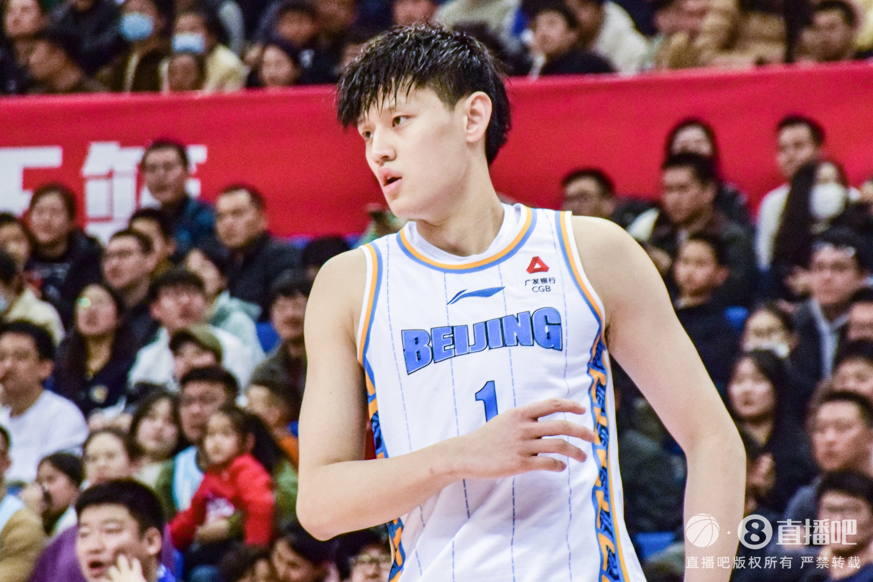  越打越好！曾凡博半場攻防亮眼 7中5貢獻12分2板2助1血帽1壓哨