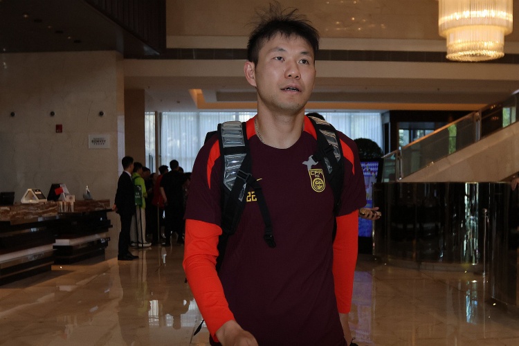  李源一3次助攻位居助攻榜榜首，李璇：再看伊萬發(fā)言覺得有種錯亂