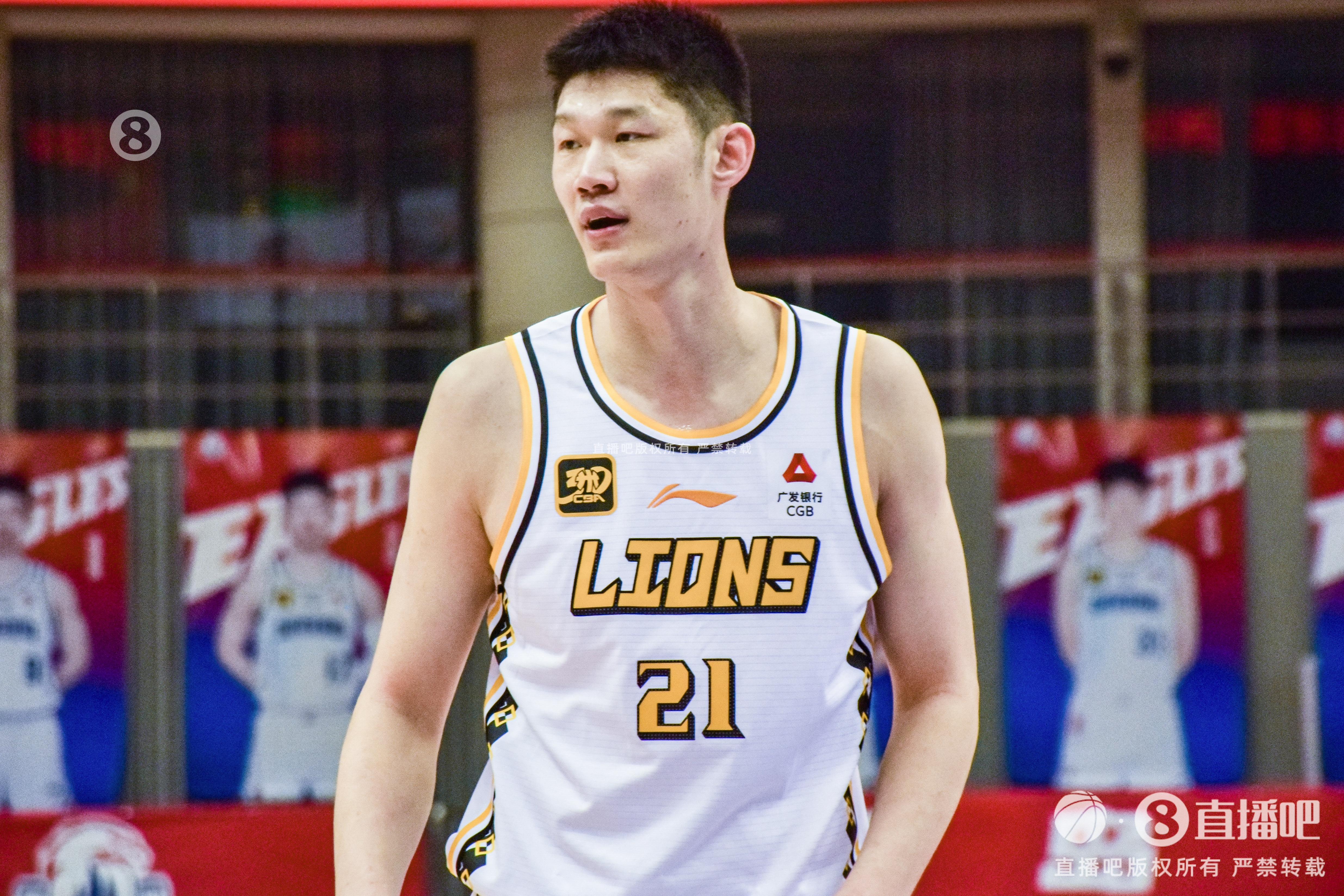  15僅中4！孔德昕：孫銘徽傷缺 胡金秋打出了生涯最低效一戰(zhàn)