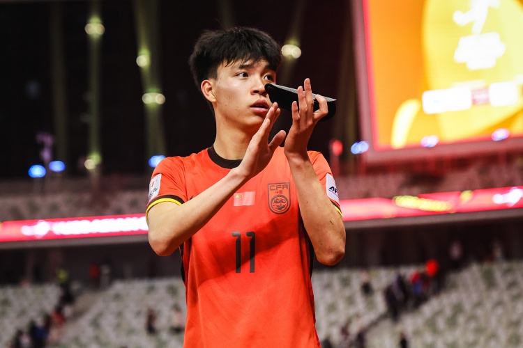  期待首秀！18歲王鈺棟入選中澳戰(zhàn)名單&穿11號(hào)，首進(jìn)國足正賽名單